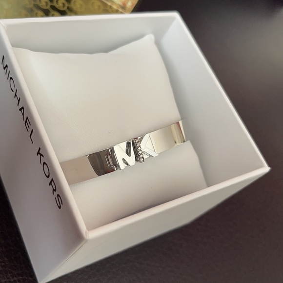 Michael Kors Haute Sliver Tone Bangle Bracelet NIX - Picture 5 of 5